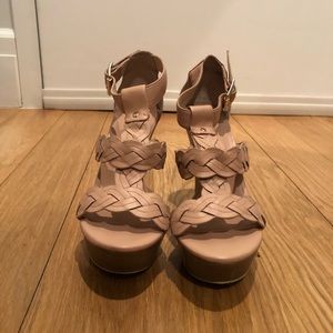 Roberta di Camerino platform heel